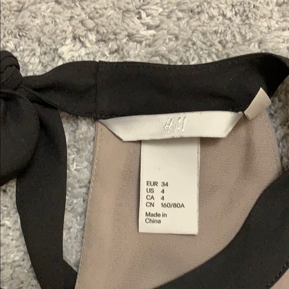 H&M A line dress . - Picture 5 of 5